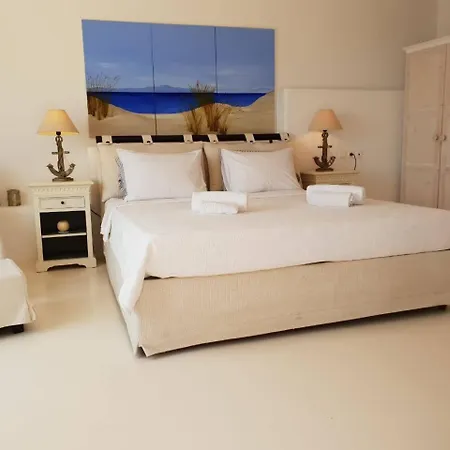 Mykonos Seaside 3br Aleomandra Gem أورنوس
