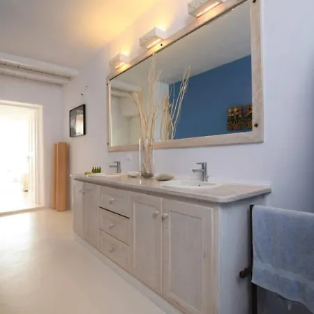 Mykonos Seaside 3br Aleomandra Gem أورنوس